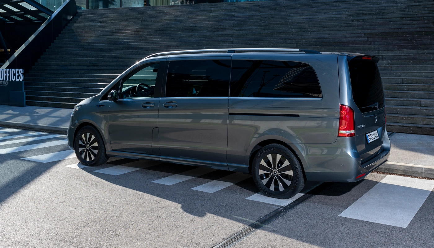 Mercedes Benz Eqv - Contexto Entorno Real Contexto Aparcado Exterior Lateral Izquierda