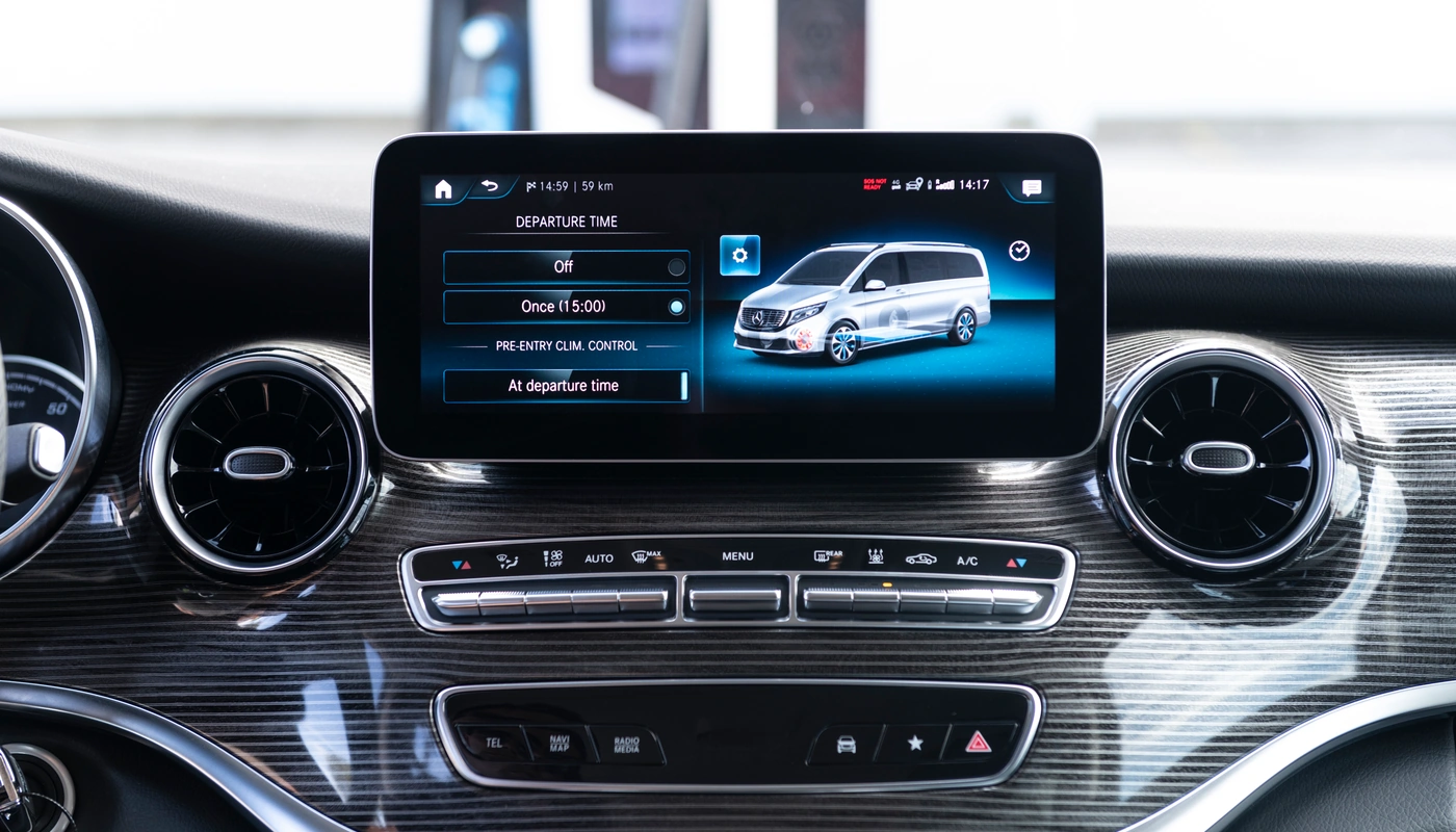 Mercedes Benz Eqv - Interior Pantalla Central