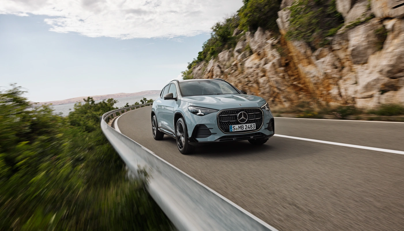 Mercedes Benz Gla - Contexto Entorno Real Contexto Conduciendo Exterior Frontal Exterior Frontal Derecha
