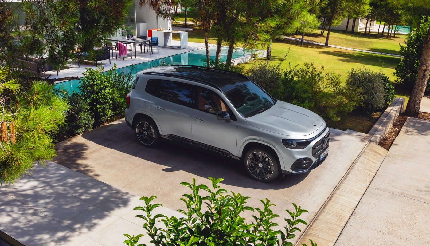 Mercedes Benz Glb - Contexto Entorno Real Contexto Aparcado Exterior Frontal Derecha Exterior Lateral Derecha