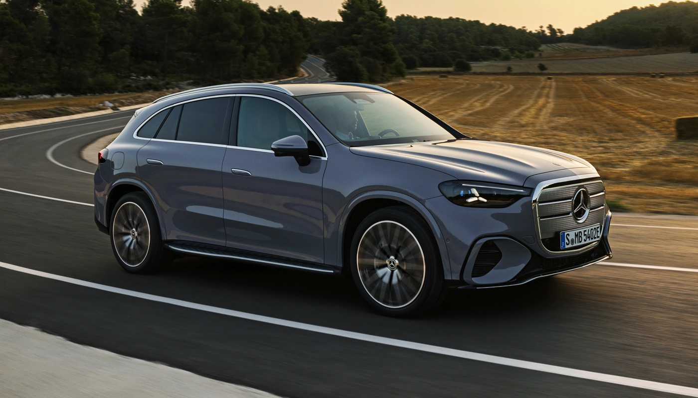 Mercedes Benz Glc - Contexto Entorno Real Contexto Conduciendo Exterior Lateral Derecha