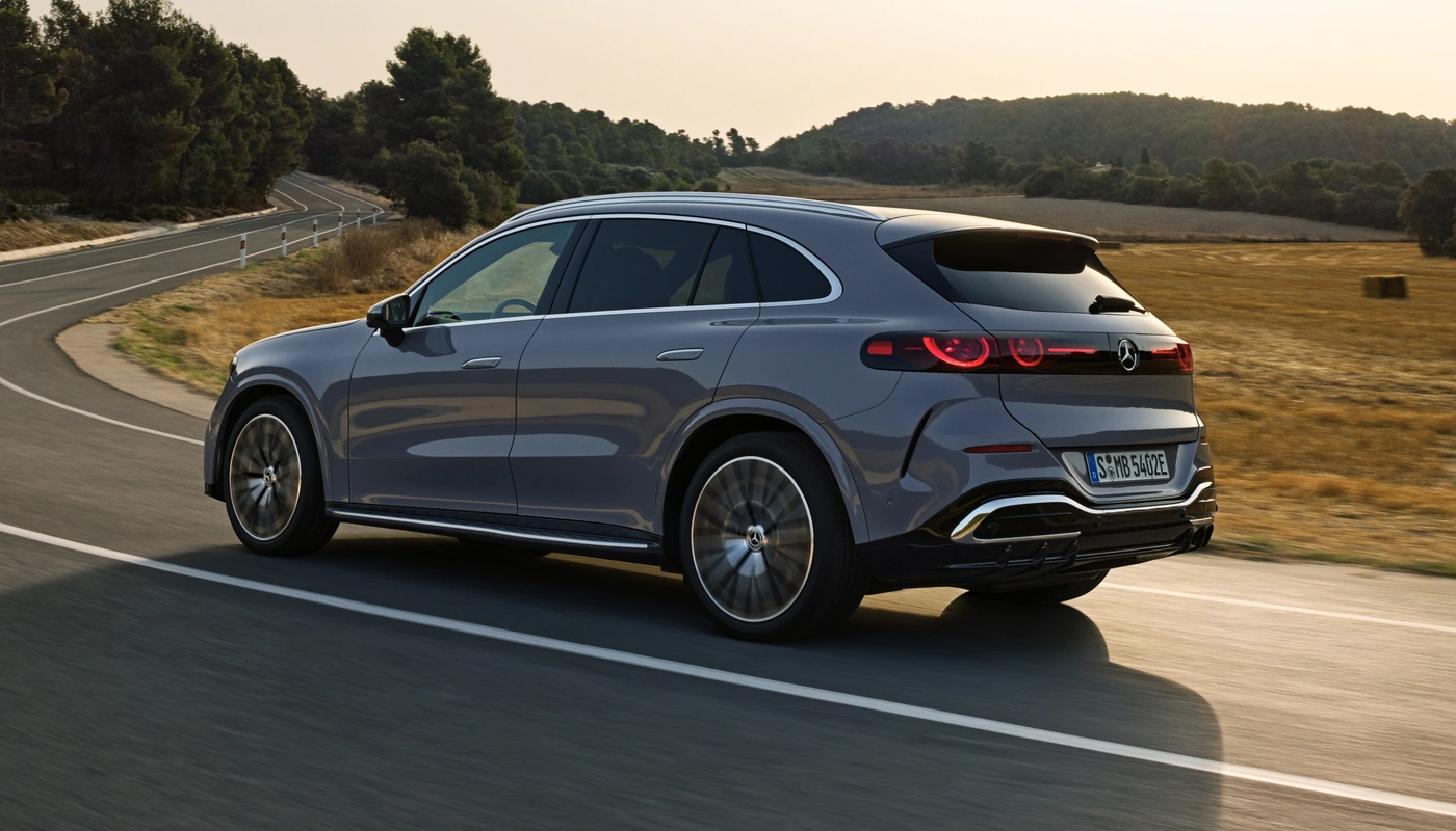 Mercedes Benz Glc - Contexto Entorno Real Contexto Conduciendo Exterior Lateral Izquierda