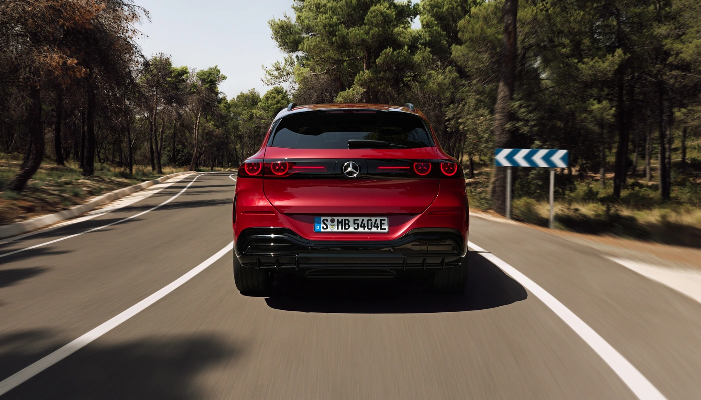 Mercedes Benz Glc - Contexto Entorno Real Contexto Conduciendo Exterior Trasera