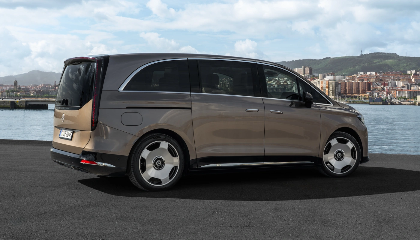 Mercedes Benz Vle - Contexto Entorno Real Contexto Aparcado Exterior Trasera Izquierda Exterior Lateral Derecha