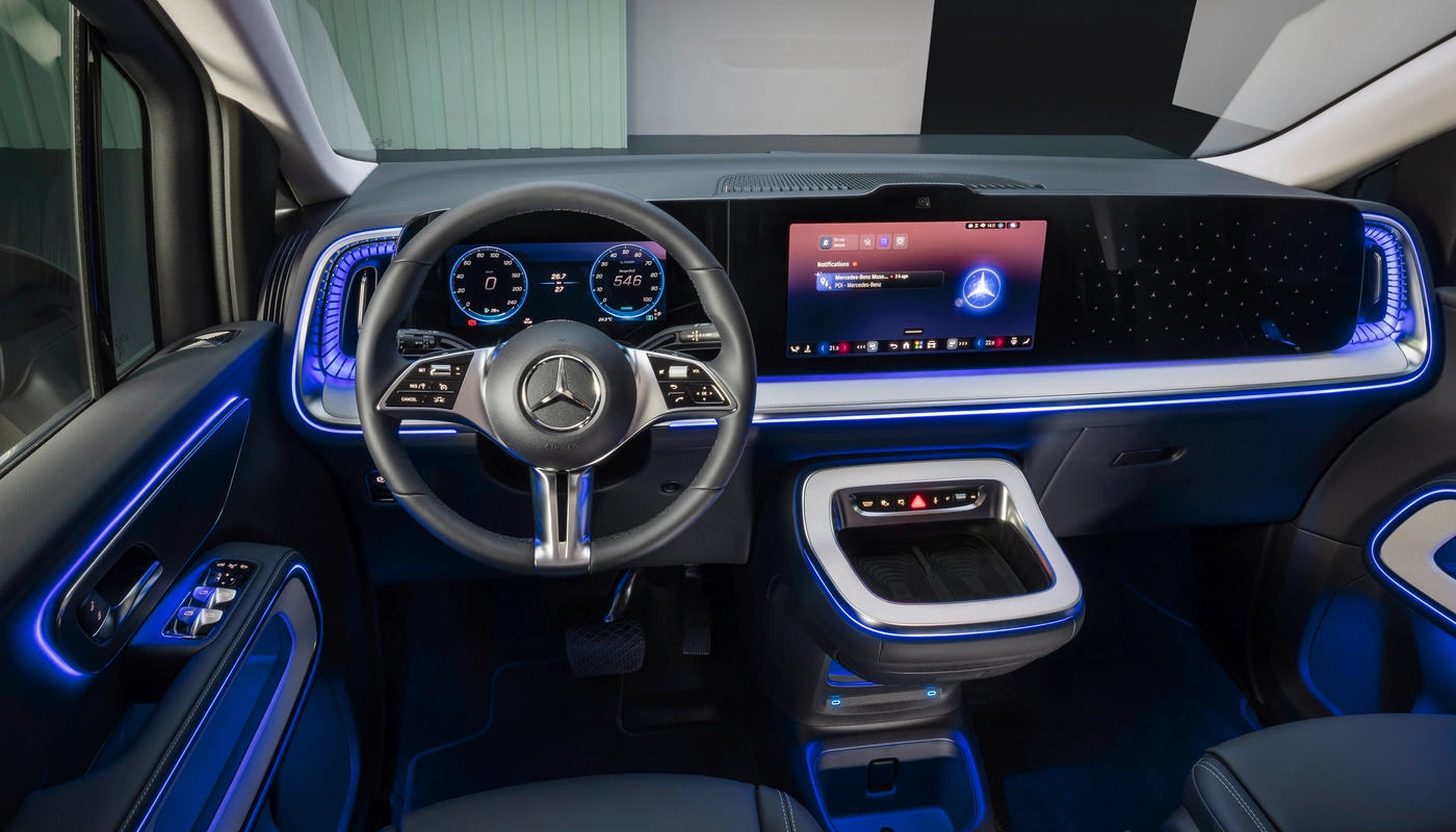 Mercedes Benz Vle - Interior Pantalla Central Interior Volante