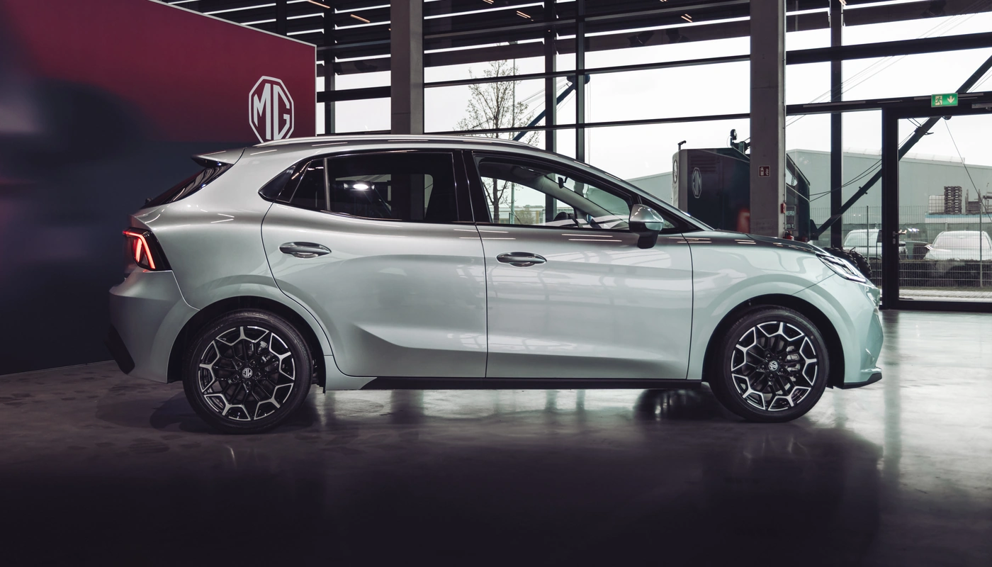 Mg Mg4 Urban - Contexto Entorno Real Contexto Aparcado Exterior Lateral Derecha