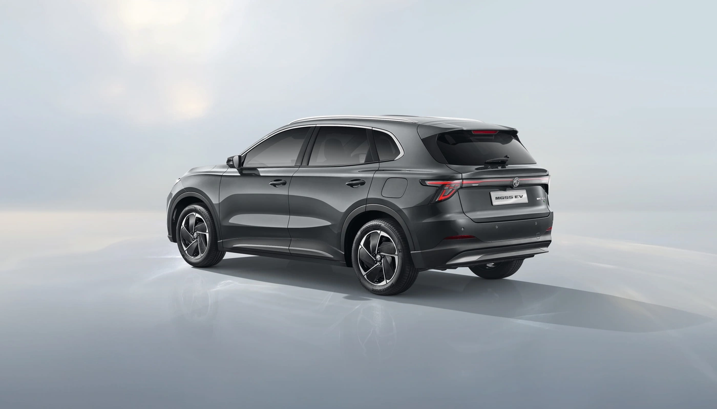 Mg Mgs5 Ev - Contexto Estudio Contexto Aparcado Exterior Trasera Derecha