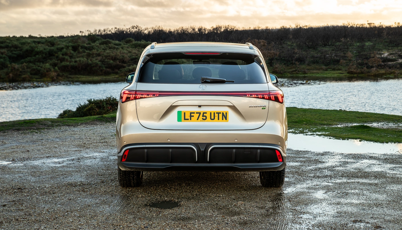 Mg Mgs6 Ev - Contexto Entorno Real Contexto Aparcado Exterior Trasera