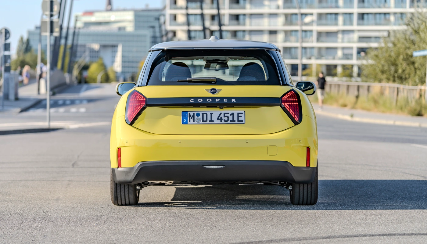 Mini Cooper - Contexto Entorno Real Contexto Aparcado Exterior Trasera