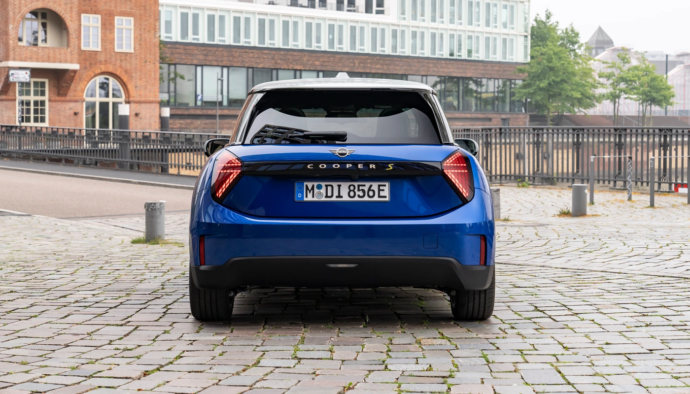 Mini Cooper - Contexto Entorno Real Contexto Aparcado Exterior Trasera