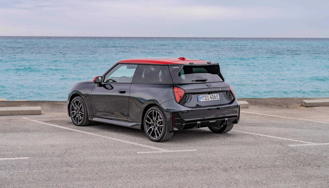 Mini Cooper - Contexto Entorno Real Contexto Aparcado Exterior Trasera Derecha