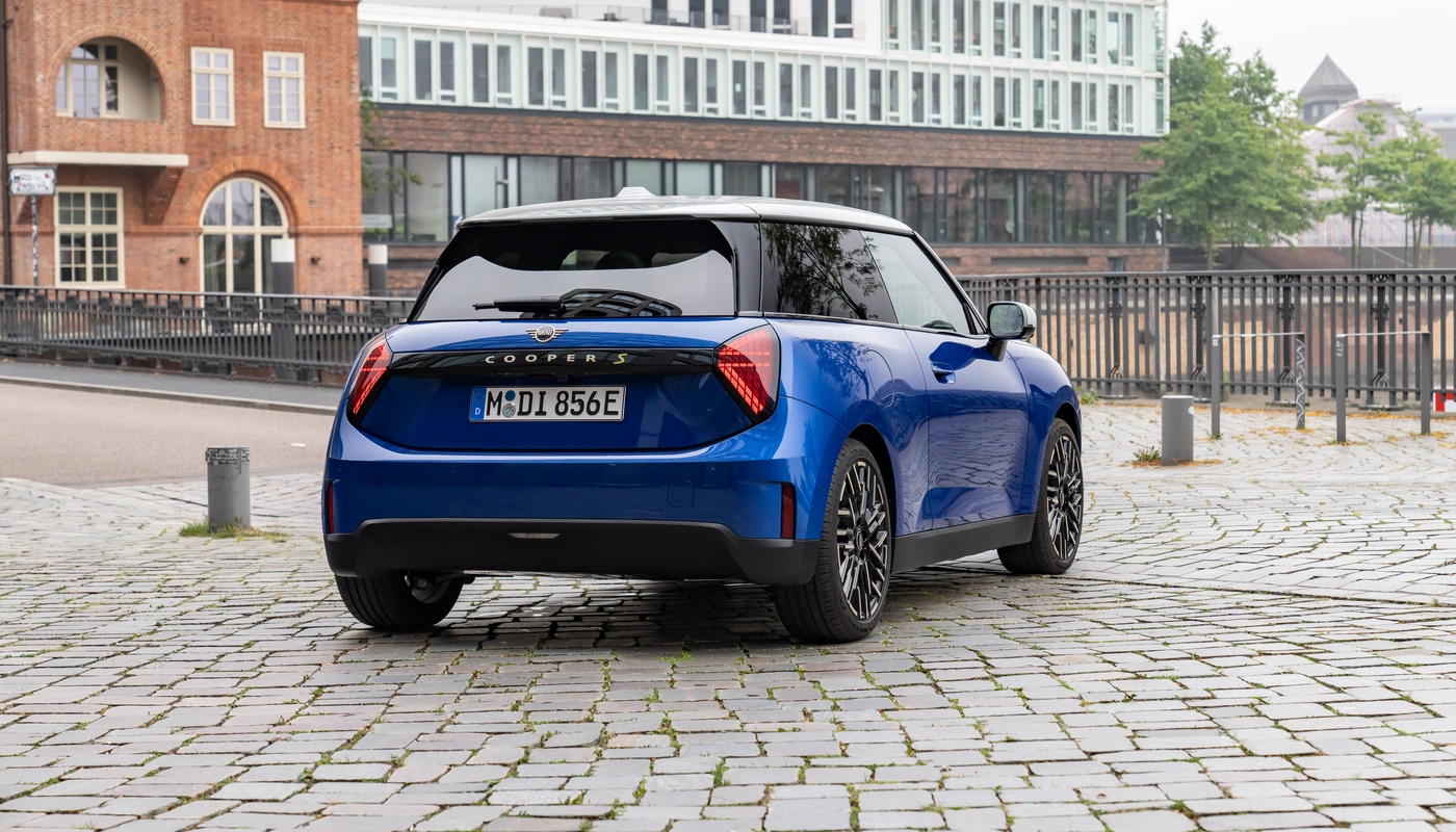 Mini Cooper - Contexto Entorno Real Contexto Aparcado Exterior Trasera Izquierda