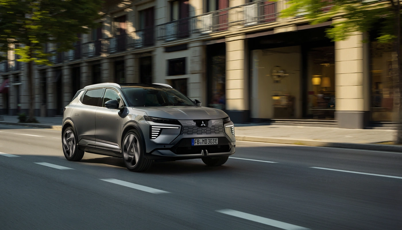 Mitsubishi Eclipse Cross - Contexto Entorno Real Contexto Conduciendo Exterior Frontal Derecha