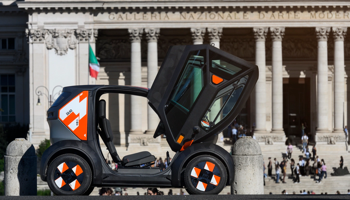 Mobilize Duo - Contexto Entorno Real Contexto Aparcado Exterior Lateral Derecha Exterior Detalle