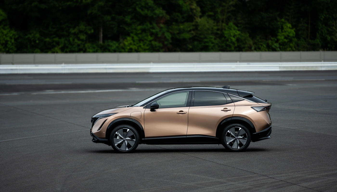 Nissan Ariya - Contexto Entorno Real Contexto Aparcado Exterior Lateral Izquierda