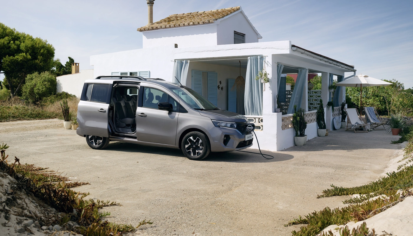 Nissan Townstar Combi - Contexto Entorno Real Contexto Aparcado Exterior Lateral Derecha