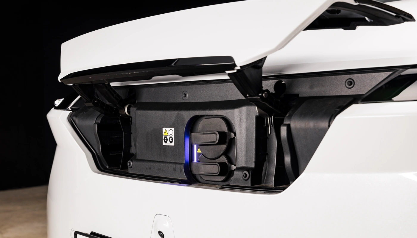 Omoda 5 Ev - Carga Puerto Abierto