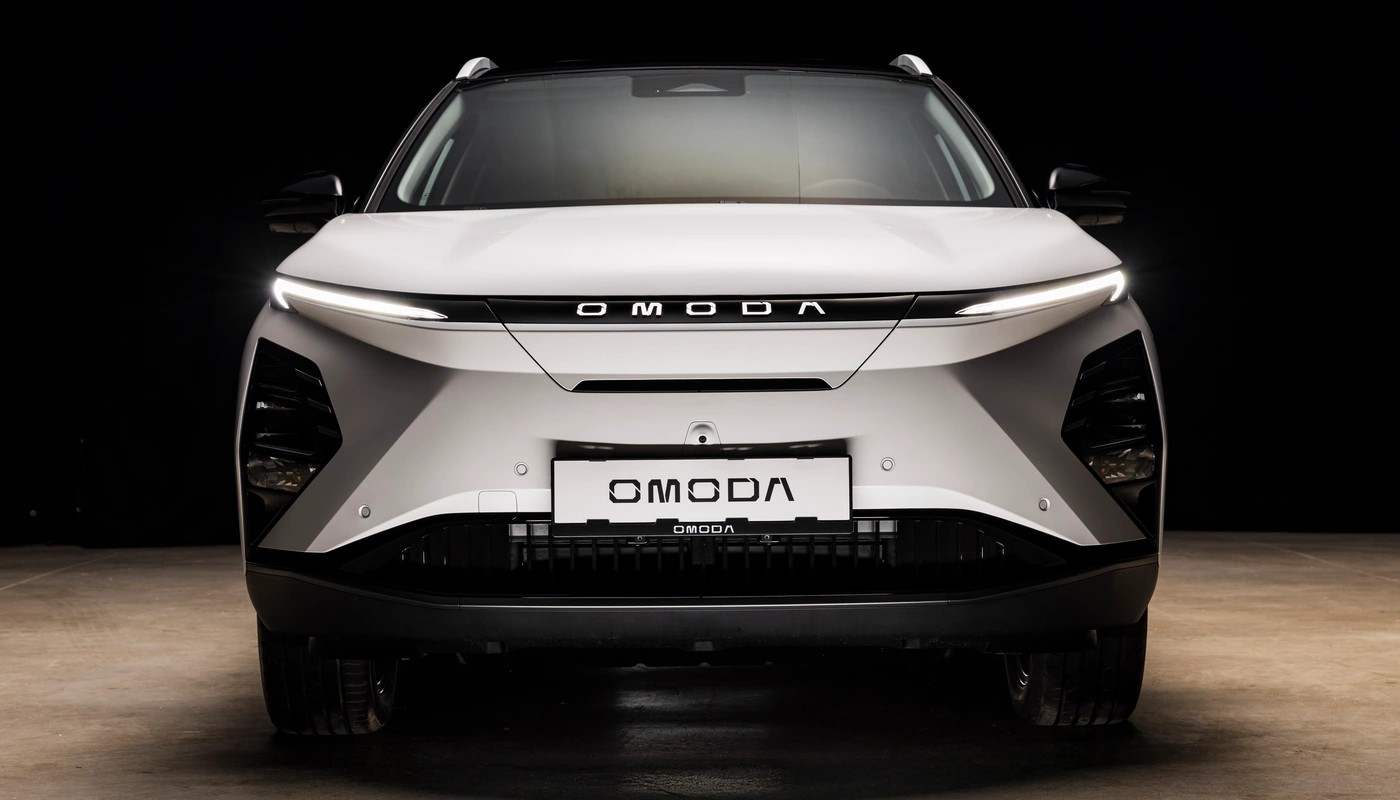 Omoda 5 Ev - Contexto Aparcado Exterior Frontal