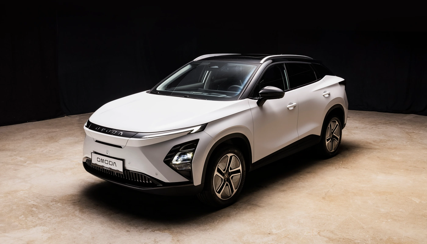 Omoda 5 Ev - Contexto Aparcado Exterior Frontal Izquierda