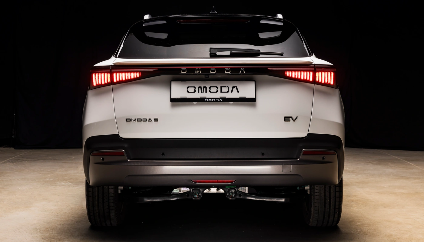 Omoda 5 Ev - Contexto Aparcado Exterior Trasera
