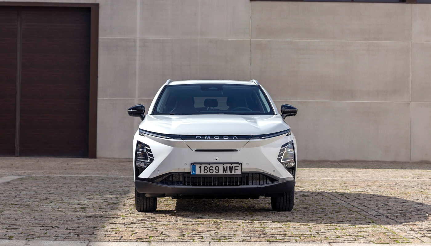 Omoda 5 Ev - Contexto Entorno Real Contexto Aparcado Exterior Frontal