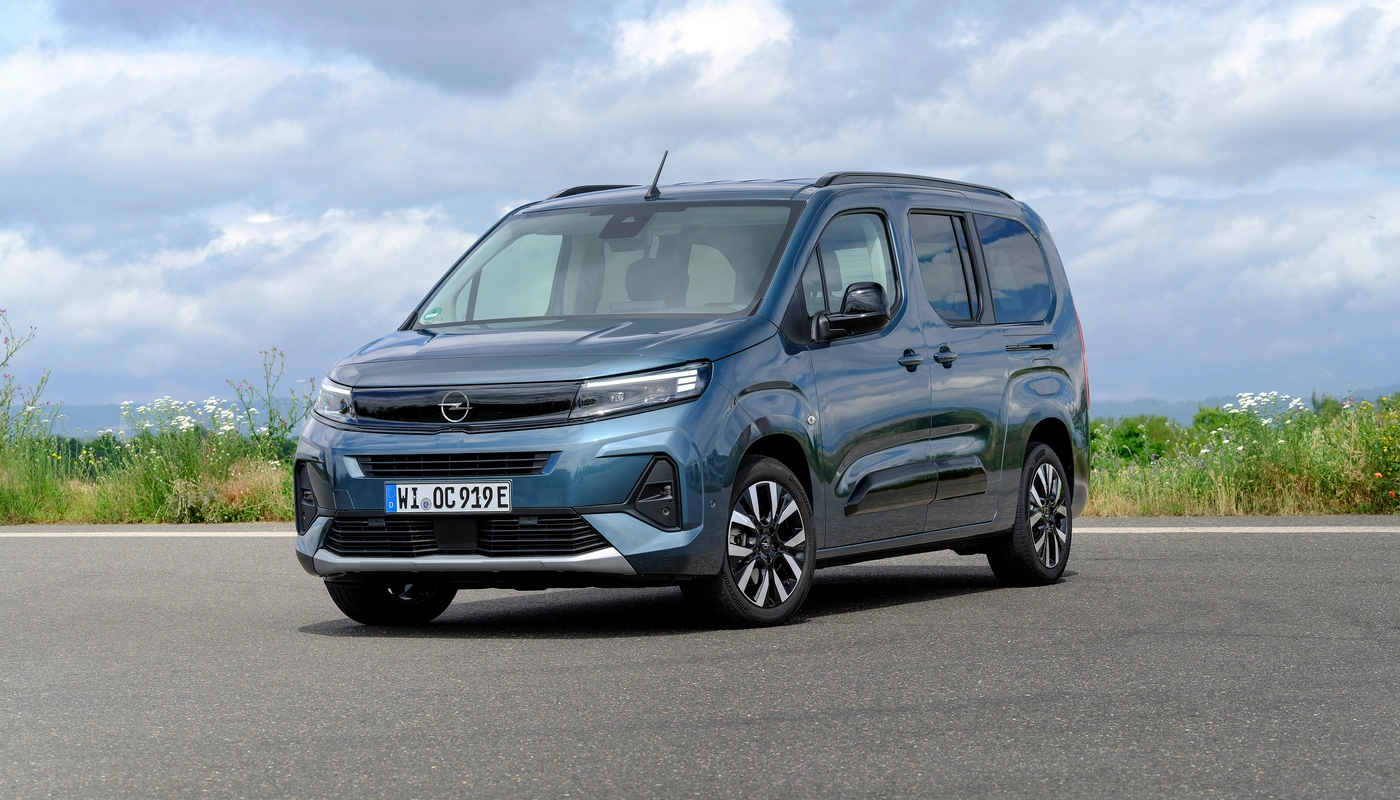 Opel Combo - Contexto Entorno Real Contexto Aparcado Exterior Frontal Izquierda