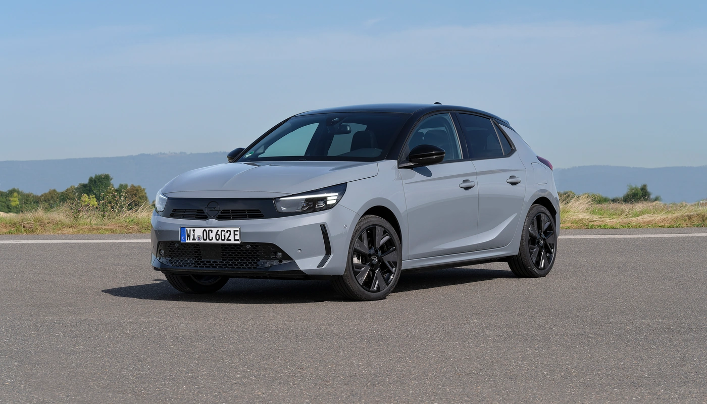 Opel Corsa - Contexto Entorno Real Contexto Aparcado Exterior Frontal Izquierda