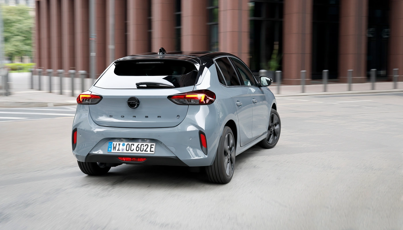 Opel Corsa - Contexto Entorno Real Contexto Aparcado Exterior Trasera Izquierda