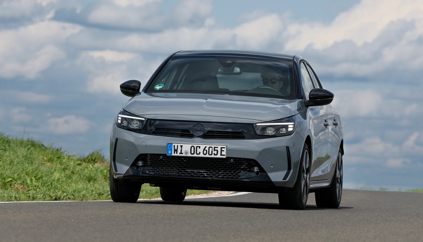 Opel Corsa - Contexto Entorno Real Contexto Conduciendo Exterior Frontal