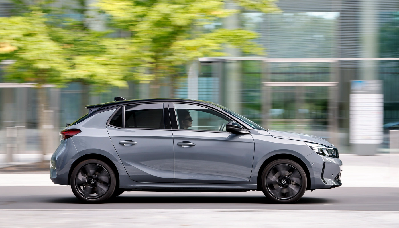 Opel Corsa - Contexto Entorno Real Contexto Conduciendo Exterior Lateral Derecha