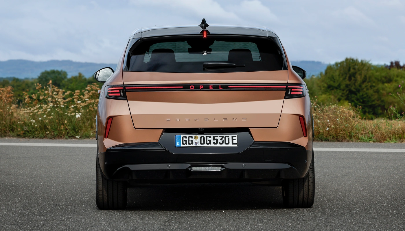 Opel Grandland - Contexto Entorno Real Contexto Aparcado Exterior Trasera