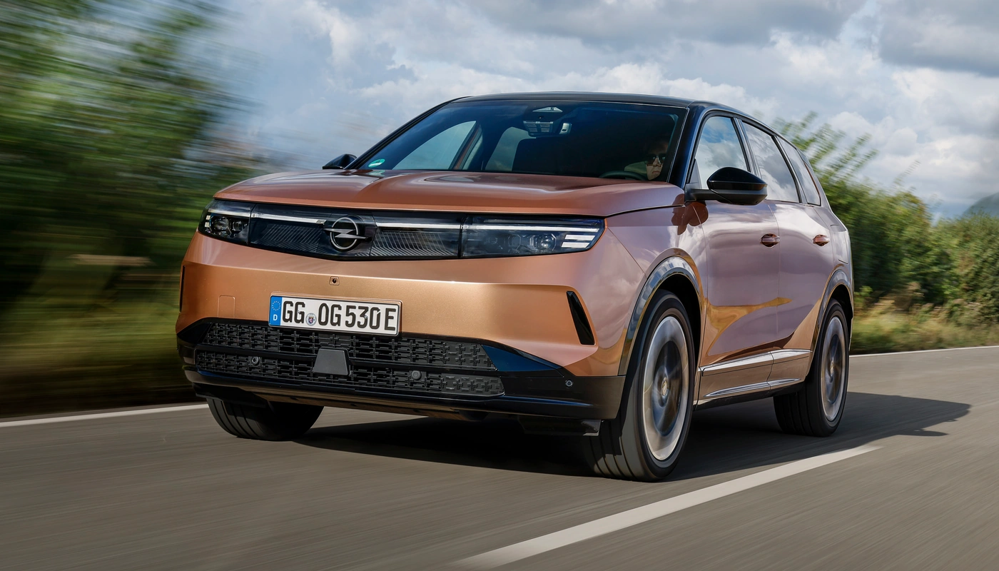 Opel Grandland - Contexto Entorno Real Contexto Conduciendo Exterior Frontal Izquierda