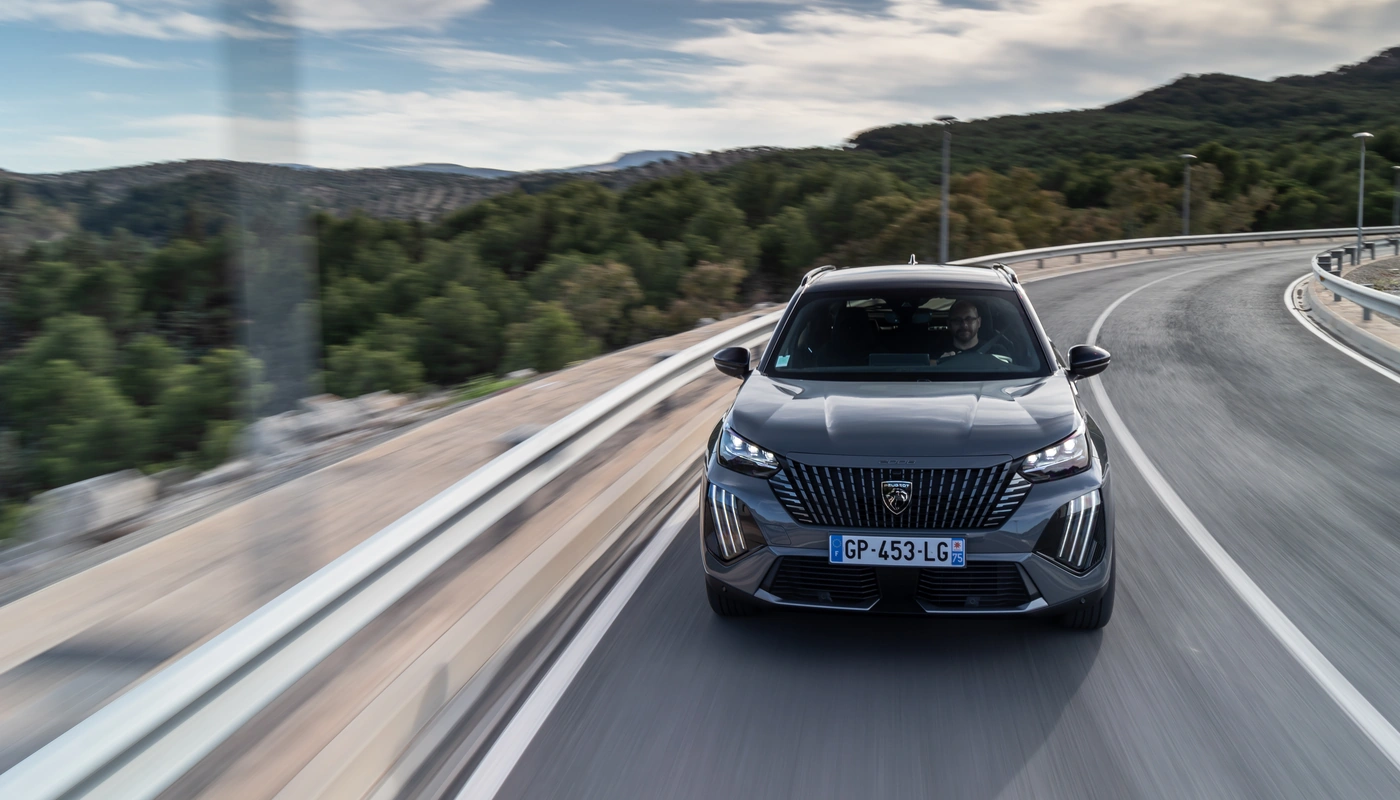 Peugeot E 2008 - Contexto Entorno Real Contexto Conduciendo Exterior Frontal