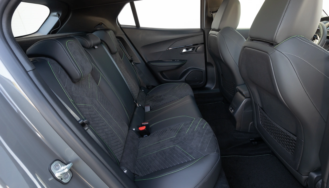 Peugeot E 2008 - Interior Asientos Traseros