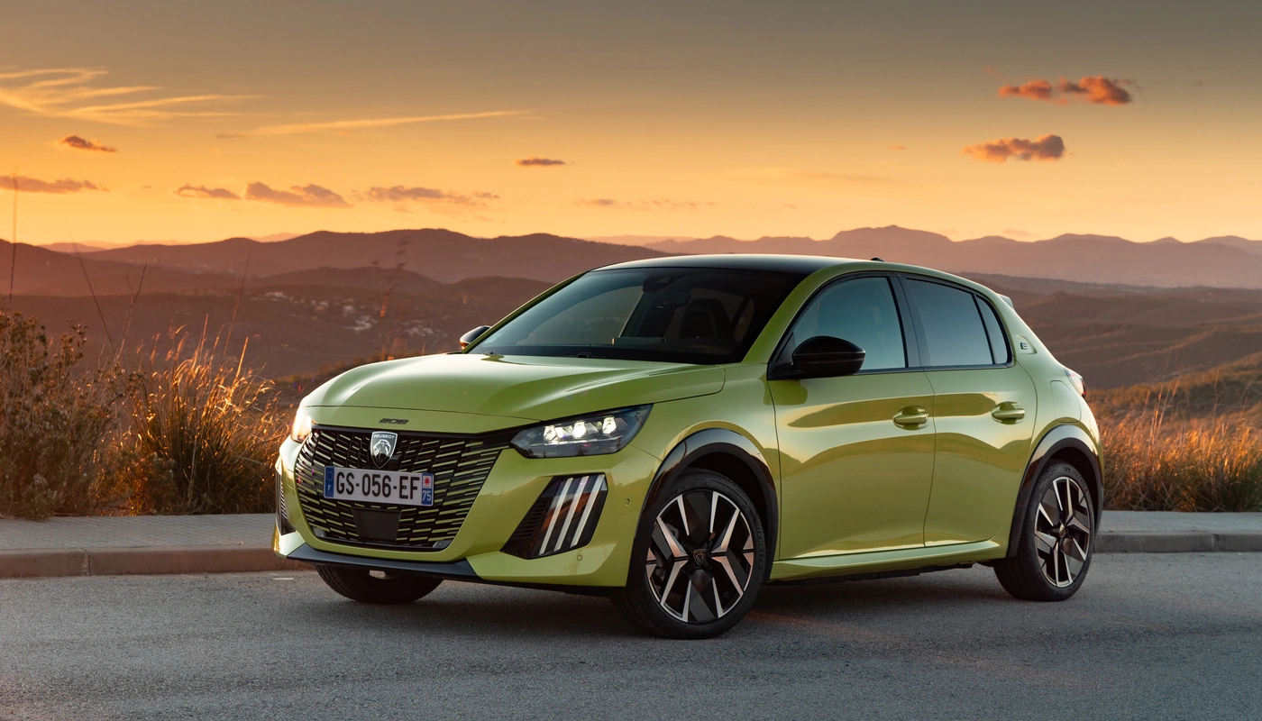 Peugeot E 208 - Contexto Entorno Real Contexto Aparcado Exterior Lateral Izquierda