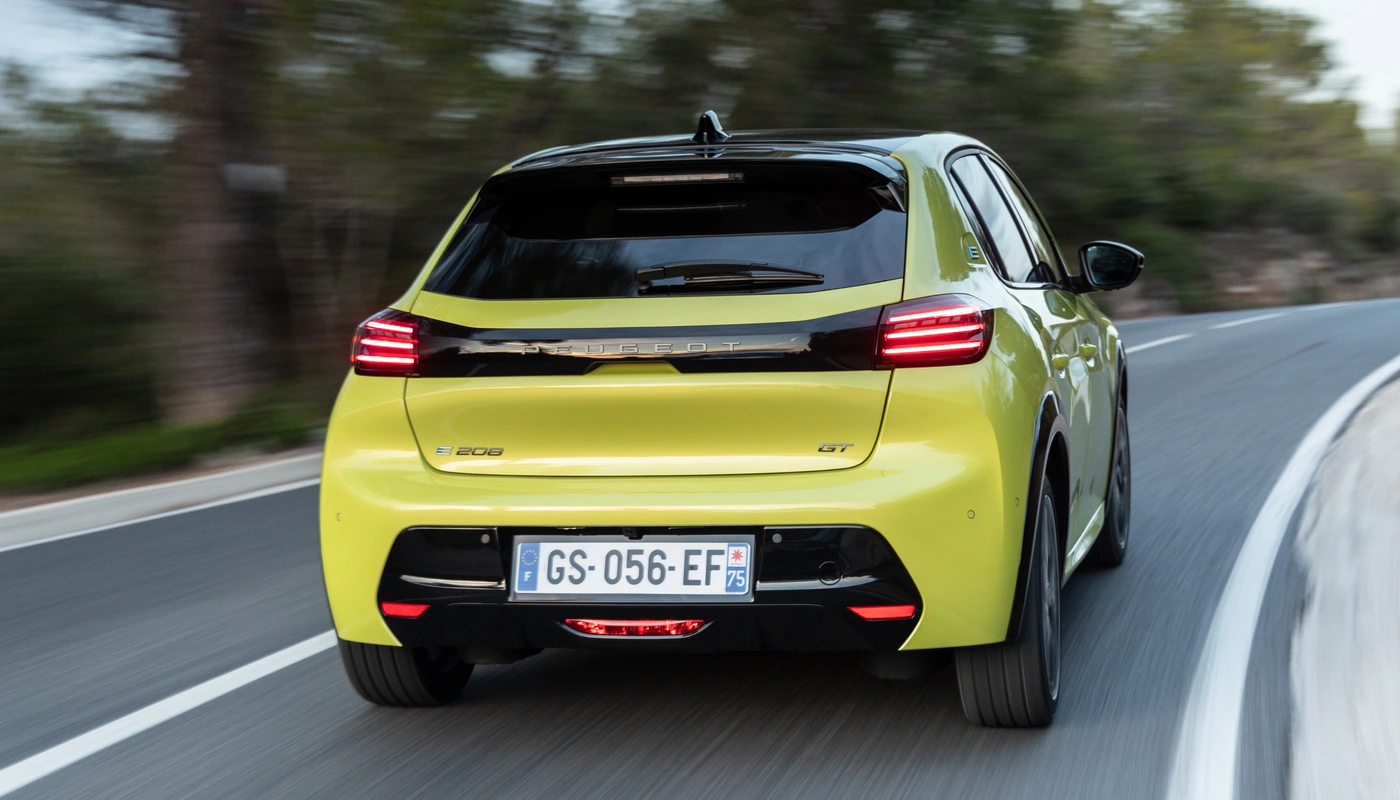 Peugeot E 208 - Contexto Entorno Real Contexto Conduciendo Exterior Trasera