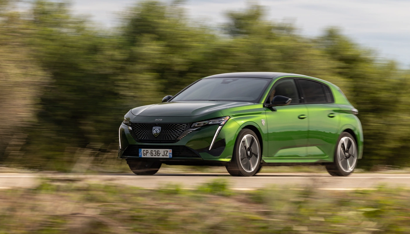 Peugeot E 308 - Contexto Entorno Real Contexto Conduciendo Exterior Frontal Izquierda