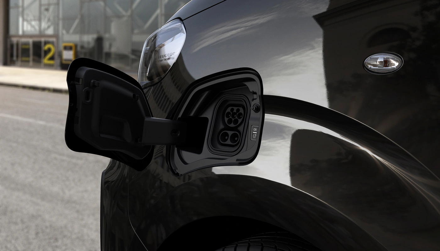 Peugeot Traveller Standard - Carga Puerto Abierto