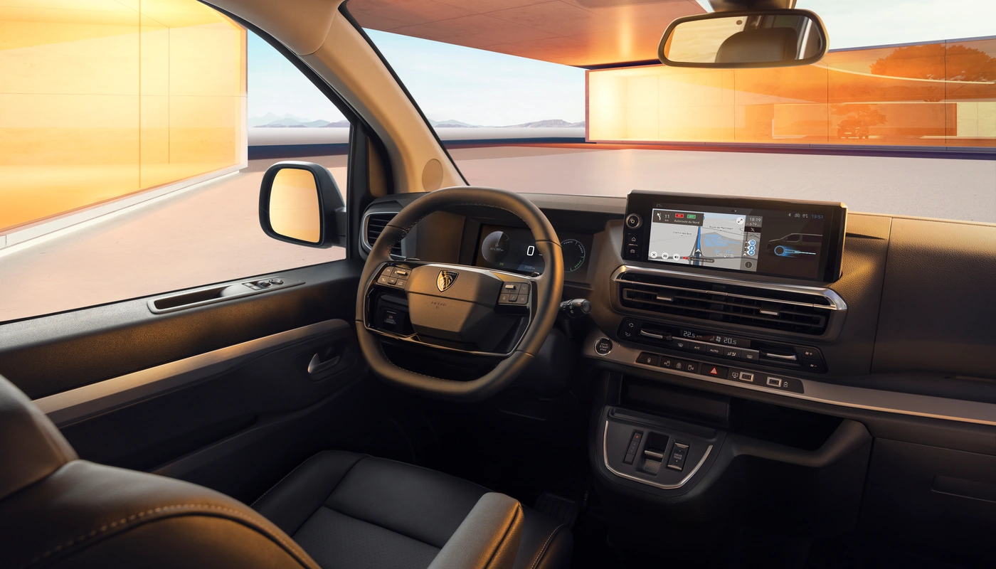 Peugeot Traveller Standard - Interior Salpicadero Interior Asientos Delanteros Interior Pantalla Central Interior Volante