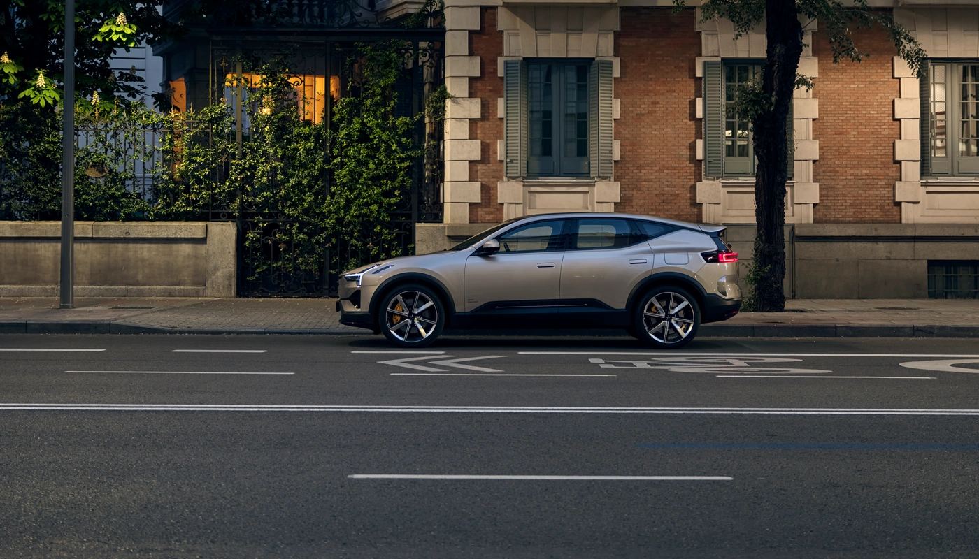Polestar 3 - Contexto Entorno Real Contexto Aparcado Exterior Lateral Izquierda