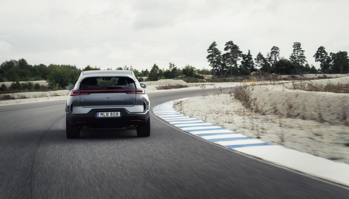 Polestar 3 - Contexto Entorno Real Contexto Conduciendo Exterior Trasera