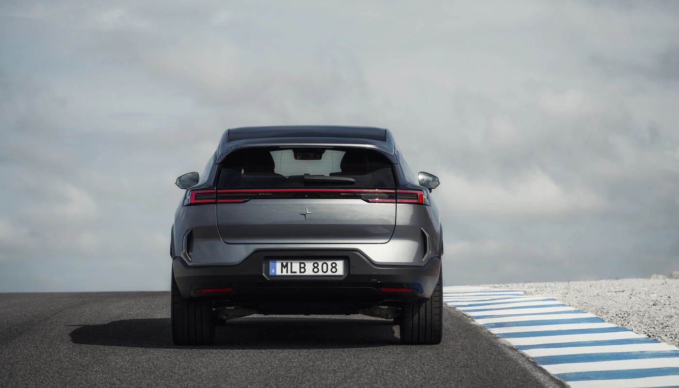 Polestar 3 - Contexto Entorno Real Contexto Conduciendo Exterior Trasera