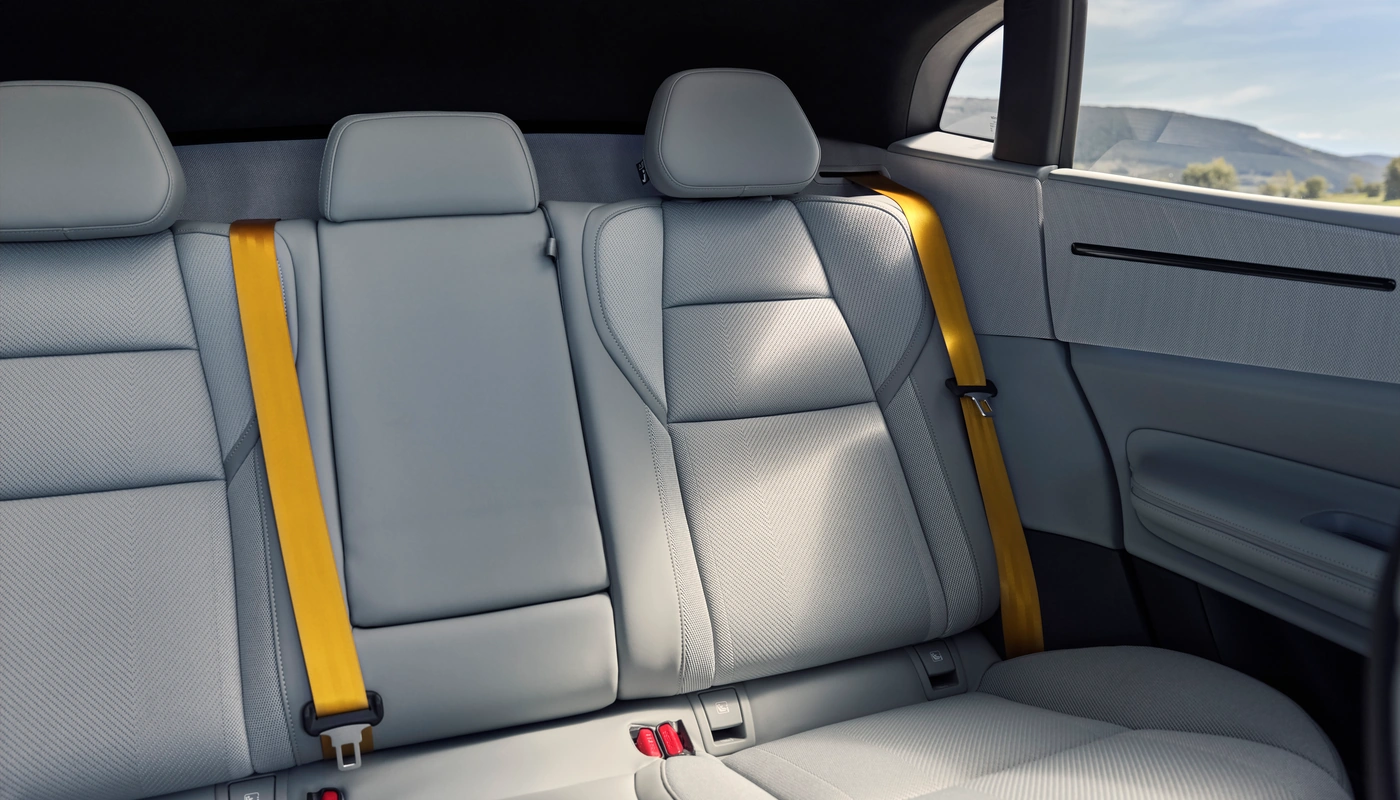 Polestar 4 - Interior Asientos Traseros