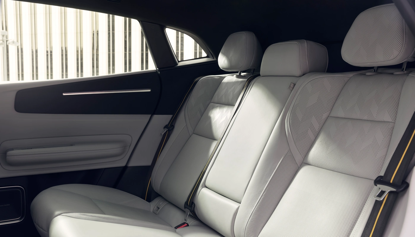 Polestar 4 - Interior Asientos Traseros