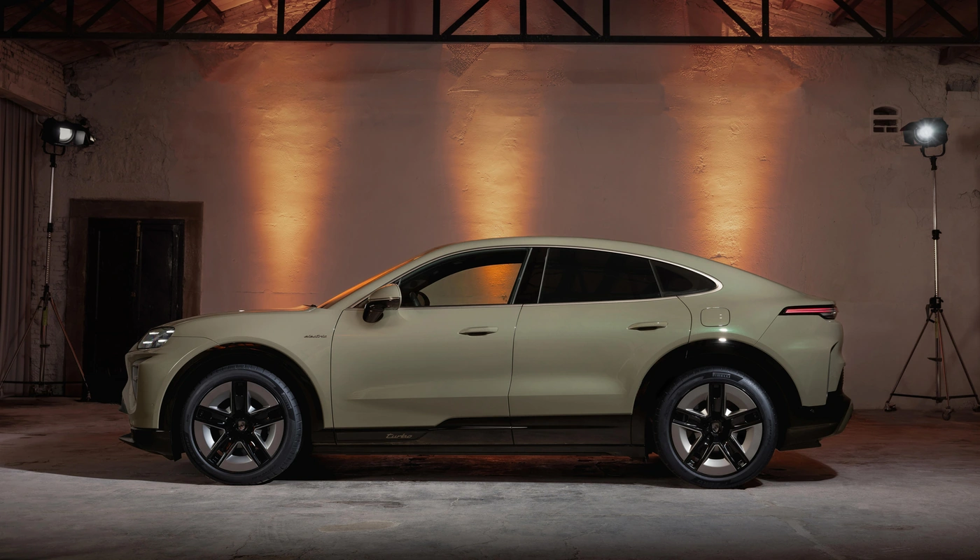 Porsche Cayenne Coupe - Contexto Estudio Exterior Lateral Izquierda