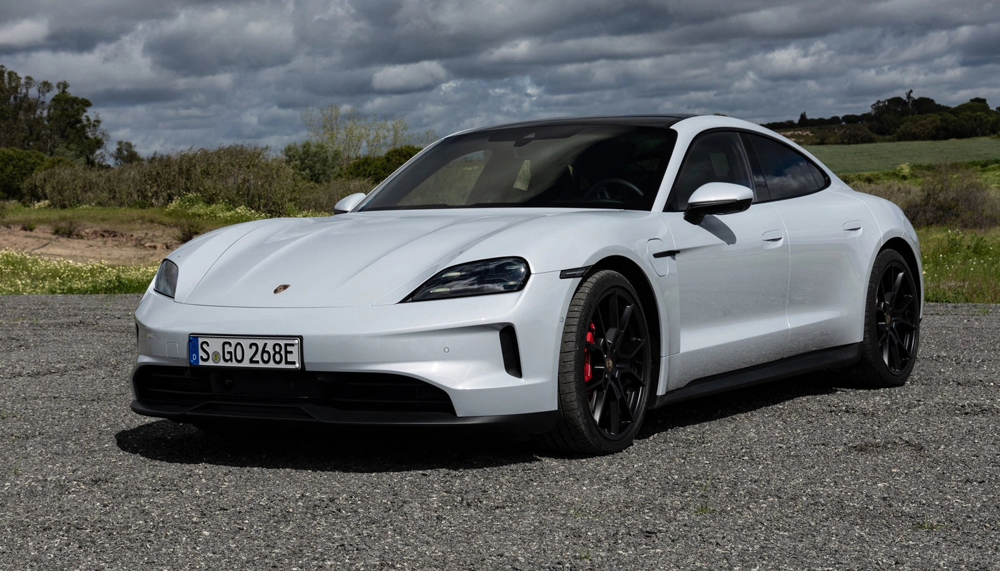 Porsche Taycan - Contexto Entorno Real Contexto Aparcado Exterior Frontal Izquierda