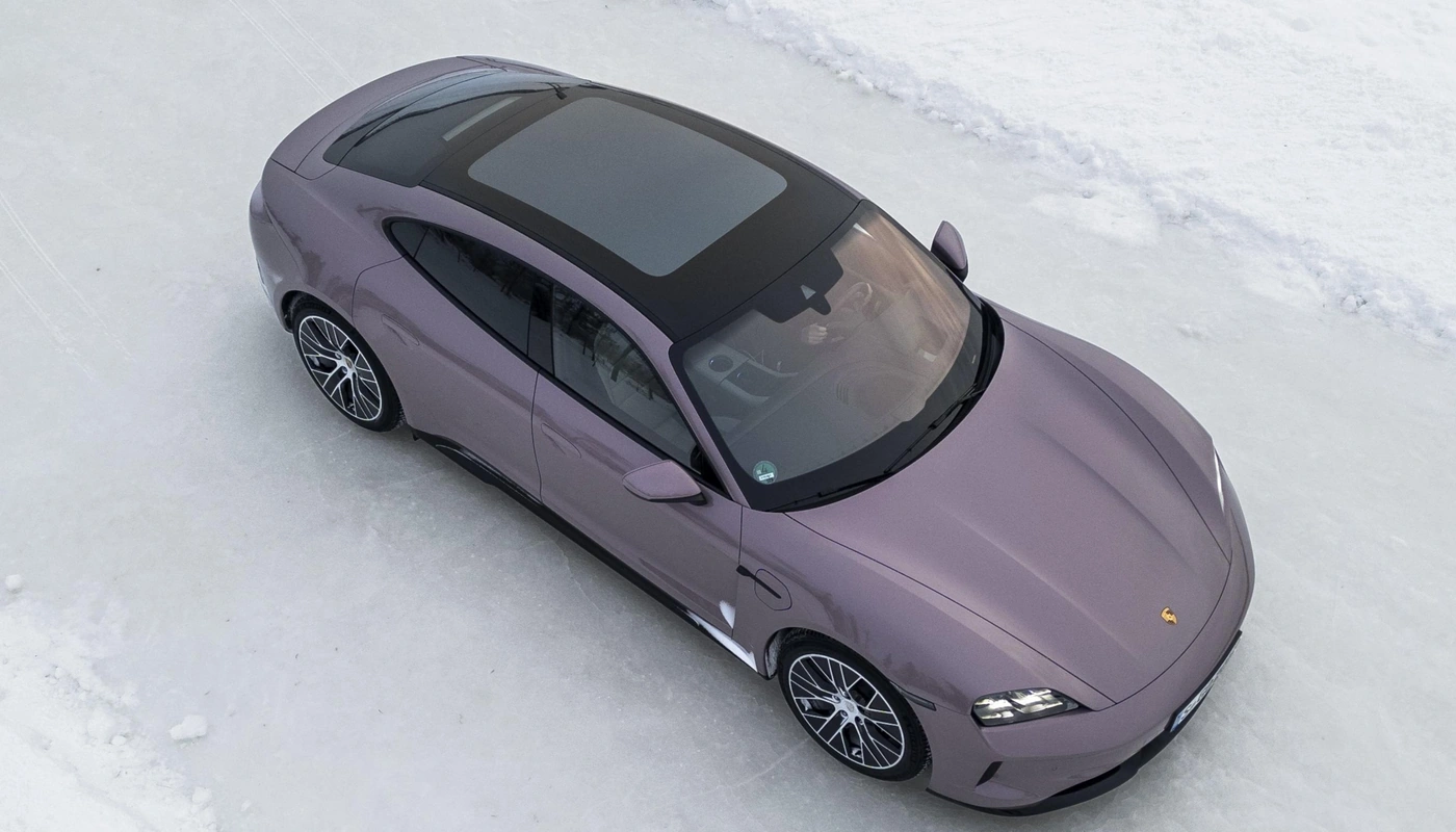 Porsche Taycan - Contexto Entorno Real Contexto Aparcado Exterior Lateral Derecha Exterior Superior