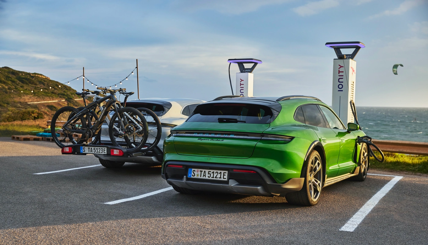 Porsche Taycan Cross Turismo - Carga Estacion