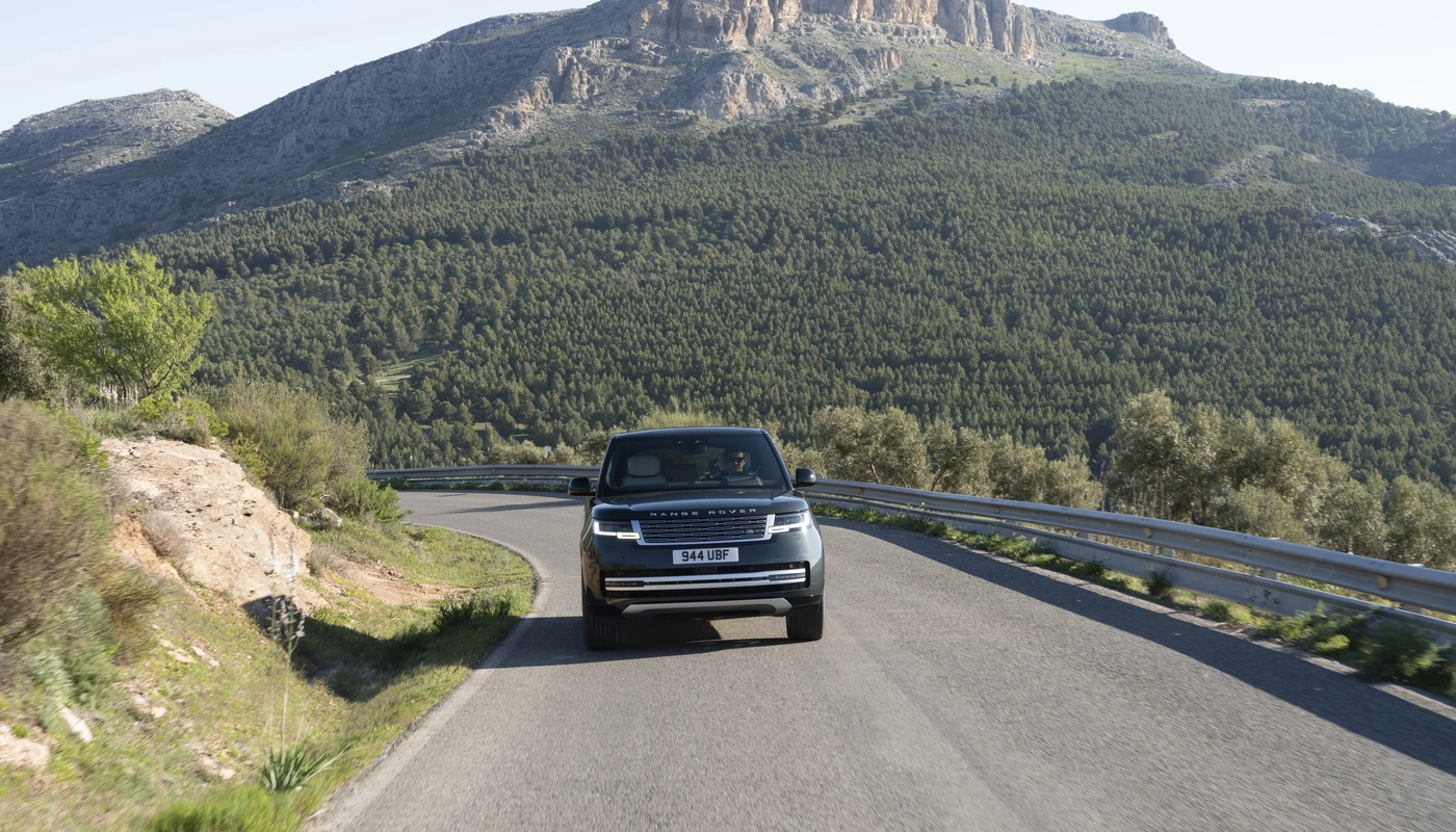 Range Rover Range Rover - Contexto Entorno Real Contexto Conduciendo Exterior Frontal