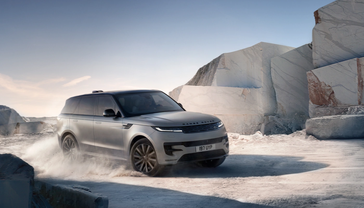 Range Rover Range Rover Sport - Contexto Estudio Contexto Conduciendo Exterior Frontal Derecha